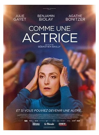 COMME UNE ACTRICE