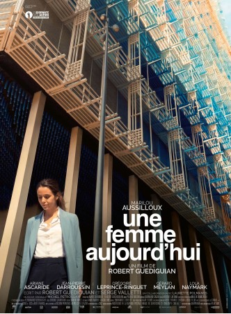 UNE FEMME AUJOURD'HUI